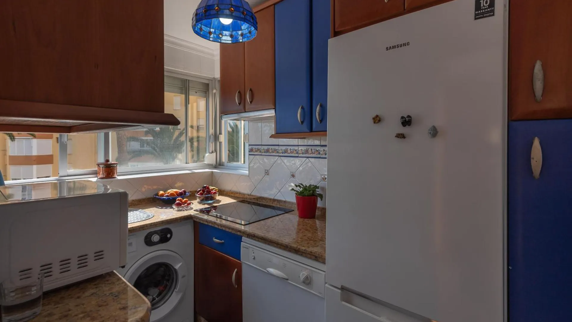 شقة Apartamento Familiar, Terraza Con Vistas Al Mar, Piscina, Pistas De Tenis, Wifi Y En Primera Linea De Playa ألغاروبو - كوستا إسبانيا