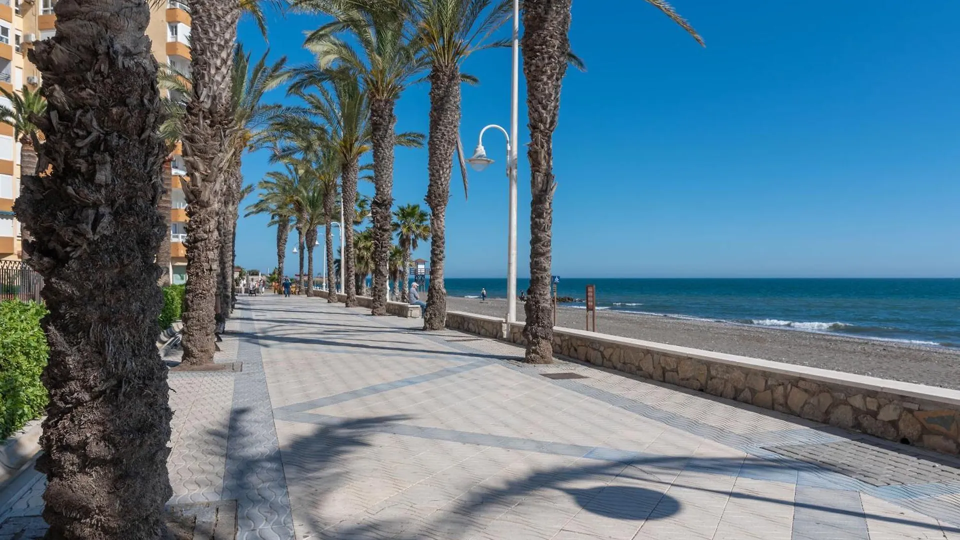 Apartamento Familiar, Terraza Con Vistas Al Mar, Piscina, Pistas De Tenis, Wifi Y En Primera Linea De Playa Algarrobo Costa Apartment
