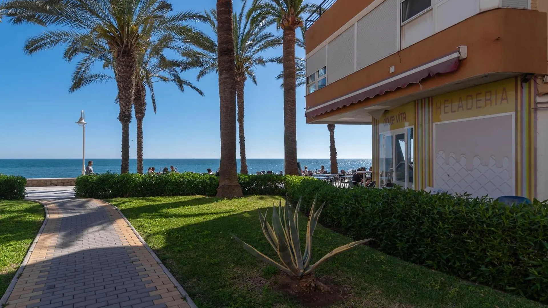 Apartamento Familiar, Terraza Con Vistas Al Mar, Piscina, Pistas De Tenis, Wifi Y En Primera Linea De Playa Algarrobo Costa Apartment