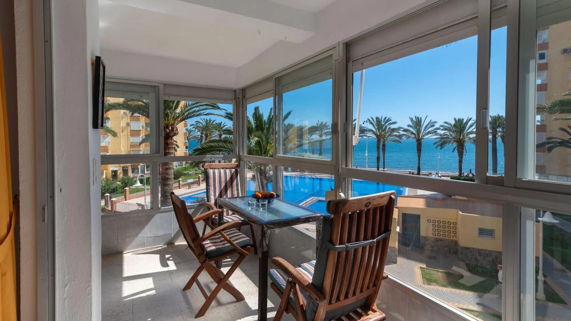 Apartment Apartamento Familiar, Terraza Con Vistas Al Mar, Piscina, Pistas De Tenis, Wifi Y En Primera Linea De Playa Algarrobo Costa Spain