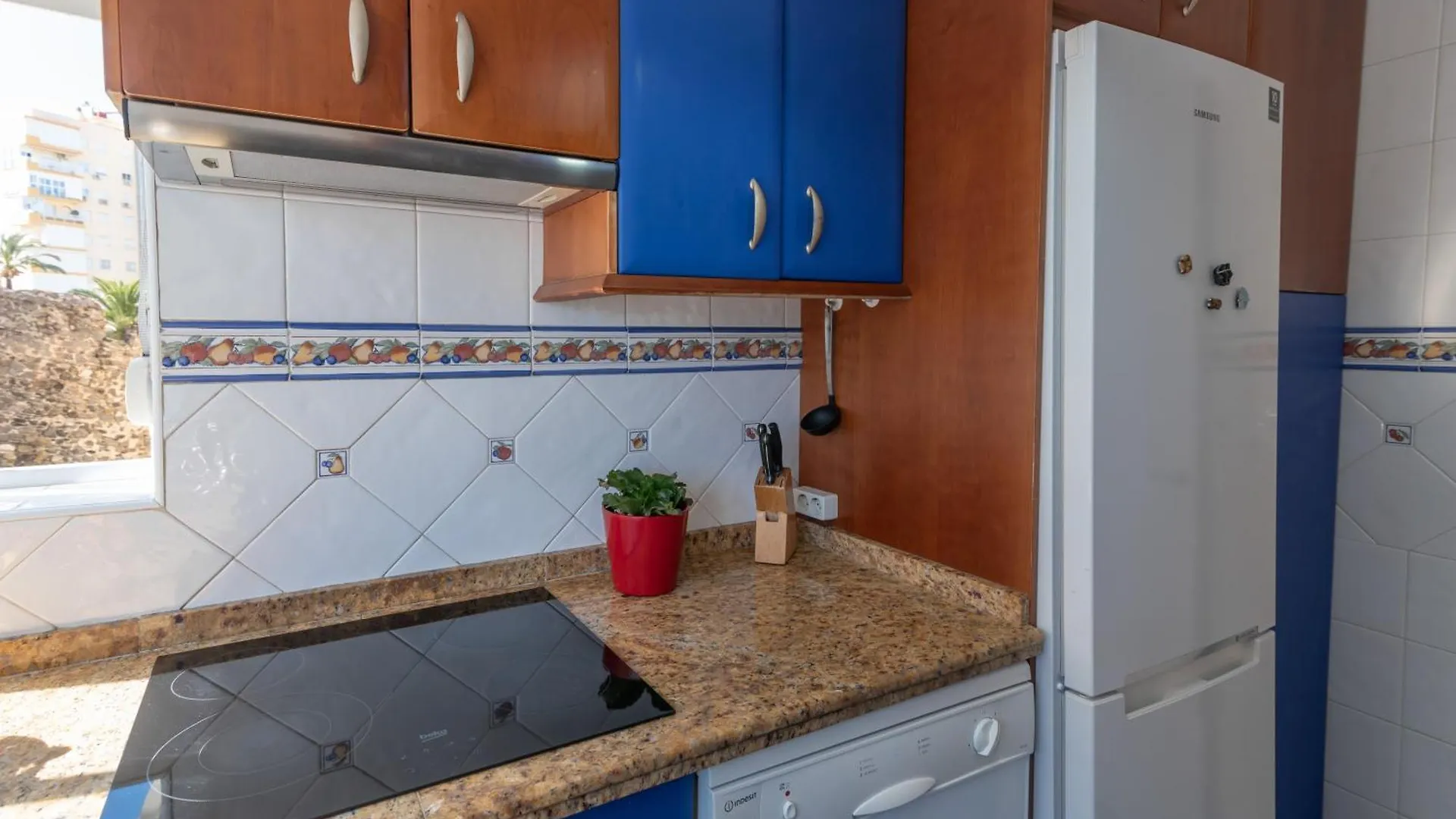 Apartamento Familiar, Terraza Con Vistas Al Mar, Piscina, Pistas De Tenis, Wifi Y En Primera Linea De Playa Algarrobo Costa 0*,