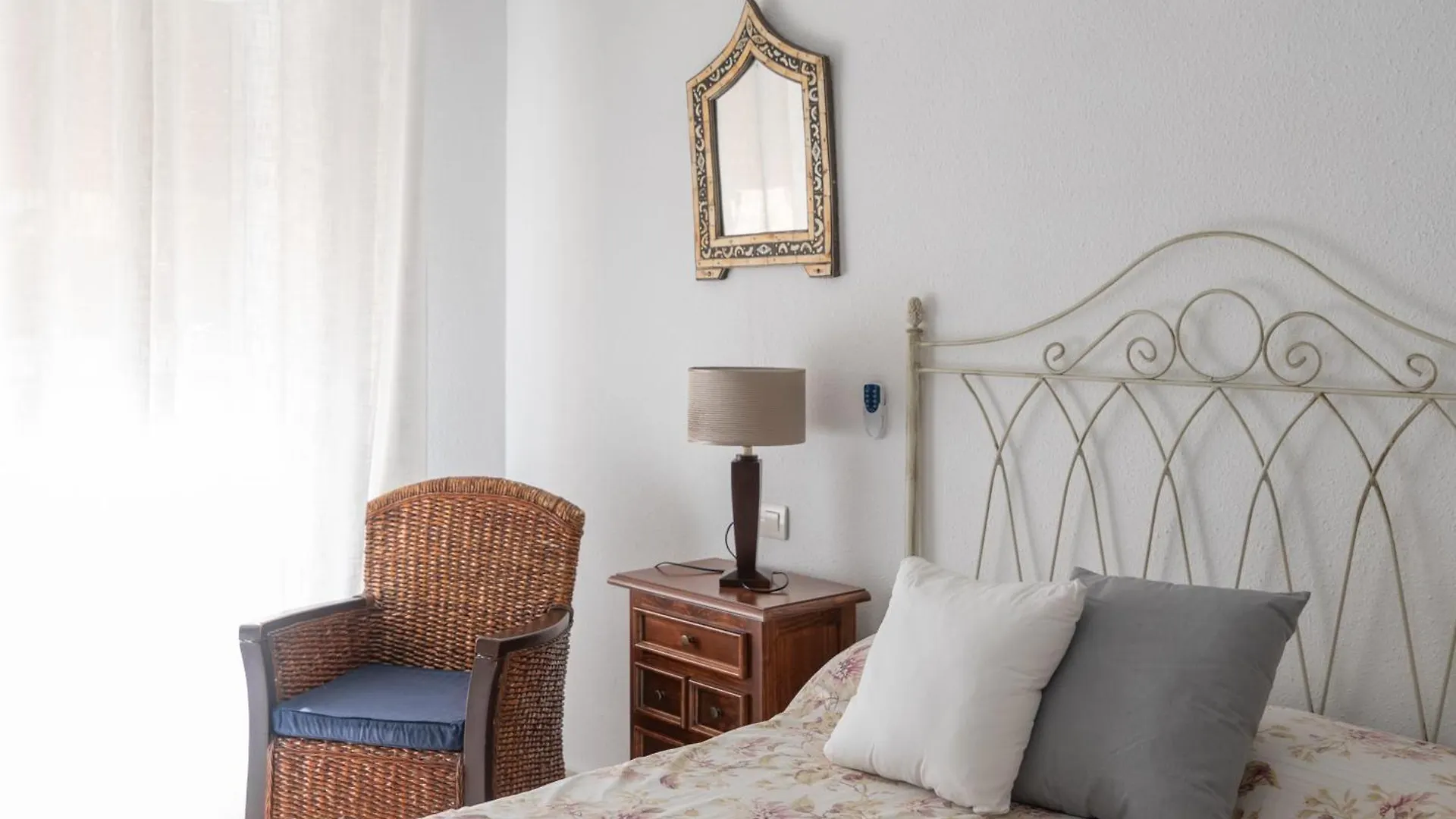 Apartamento Familiar, Terraza Con Vistas Al Mar, Piscina, Pistas De Tenis, Wifi Y En Primera Linea De Playa Algarrobo Costa 0*,  Spain
